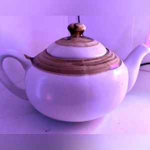 Ceramic teapot!